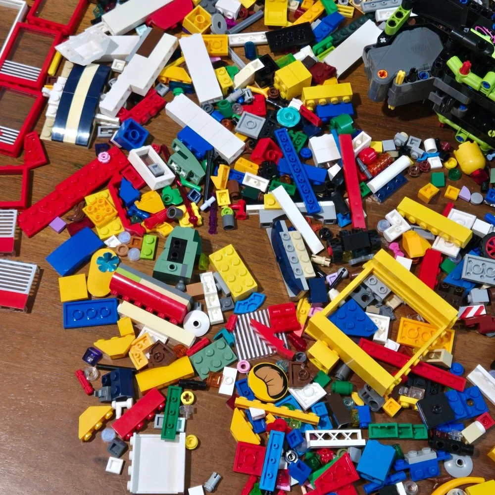 Lego Bulk Lot 4.5lbs Mixed Bricks Wheels Windows Ladders City Technic Parts